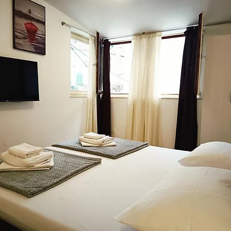 Apartment Kod Urara - At The Watchmaker's Place