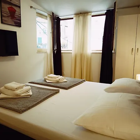 Apartment Kod Urara - At The Watchmaker's Place Split